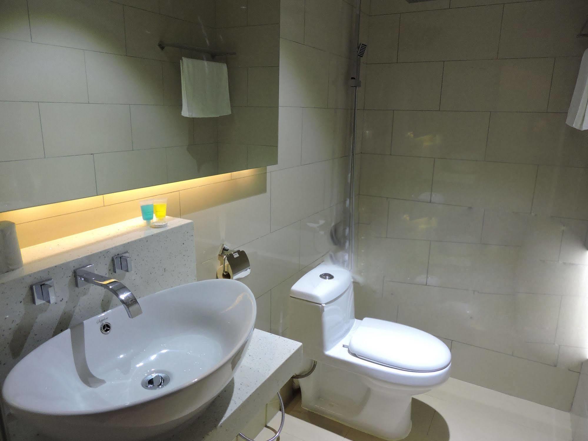 פראי The Blanket Hotel Seberang Jaya מראה חיצוני תמונה